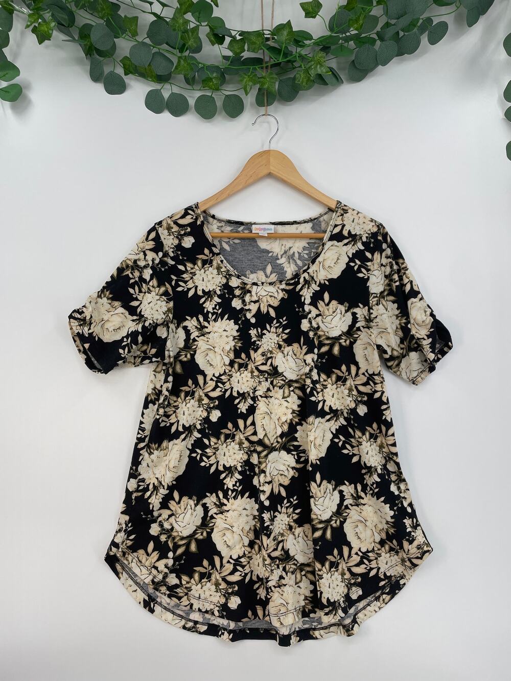 Lularoe Black Floral Morgan Flare Medium Short Sleeve Tee
